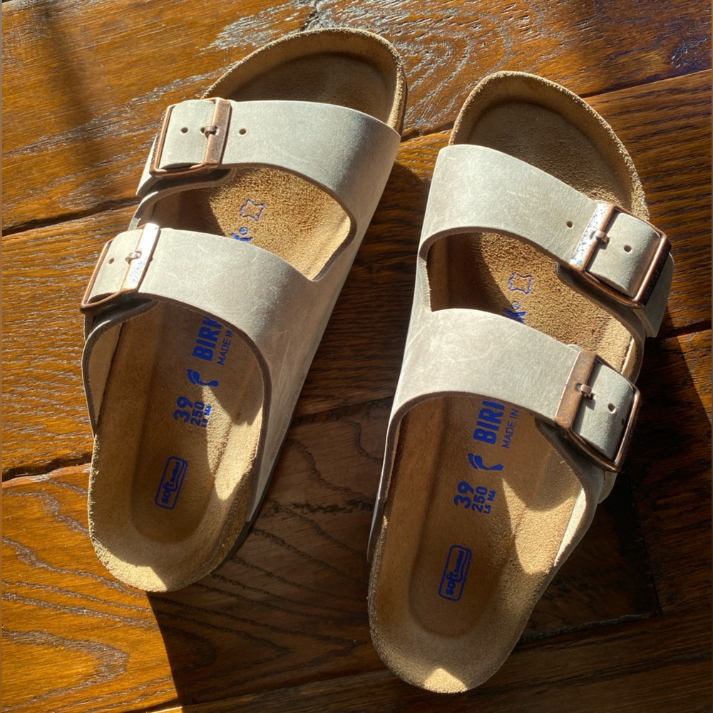 excellent condition birkenstock arizona soft bed sandals- tobacco brown, size 39